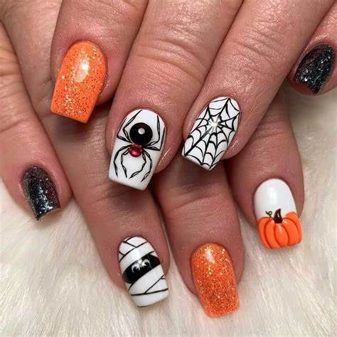 Short Halloween Nail