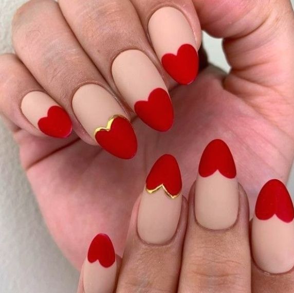 almond shaped heart nails