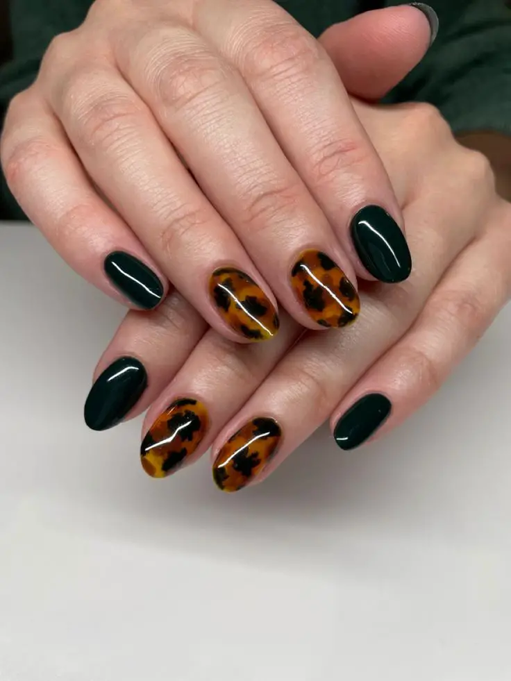 short square Tortoise shell nail art