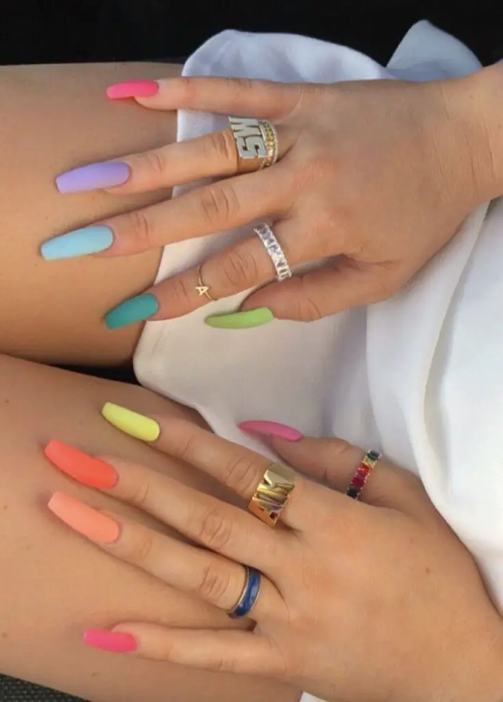 Coffin shaped nails designs Colorblocked