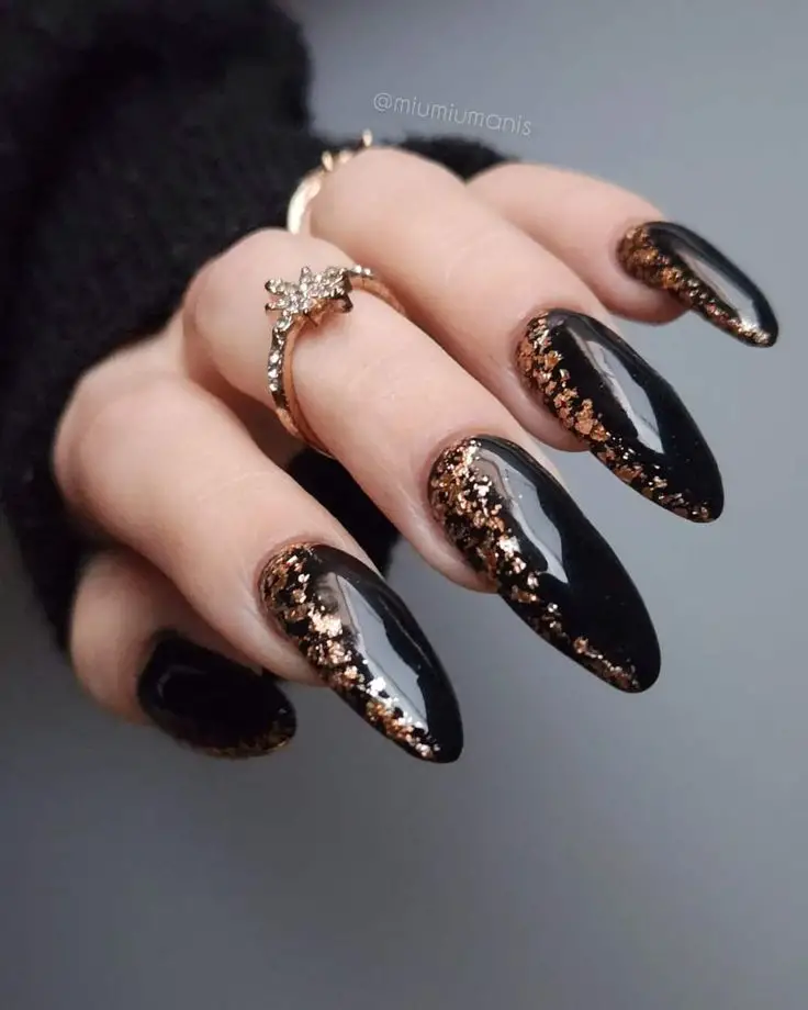 Black & Gold nail idea. | Black gold nails, Gold nails, Matte nails design