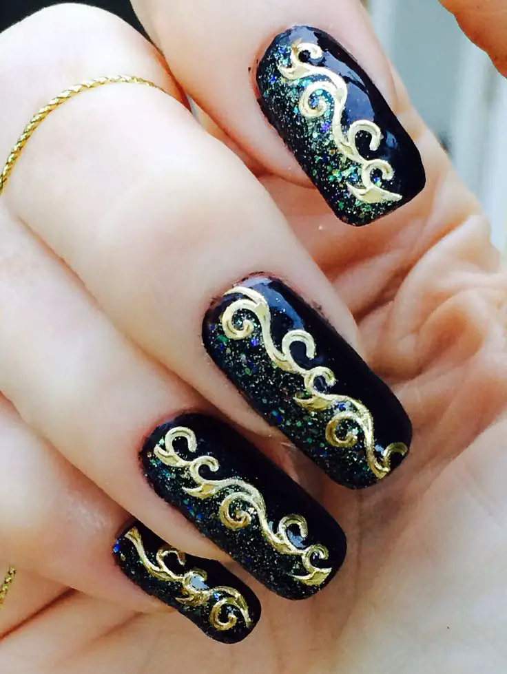 black and gold filigree nail designs