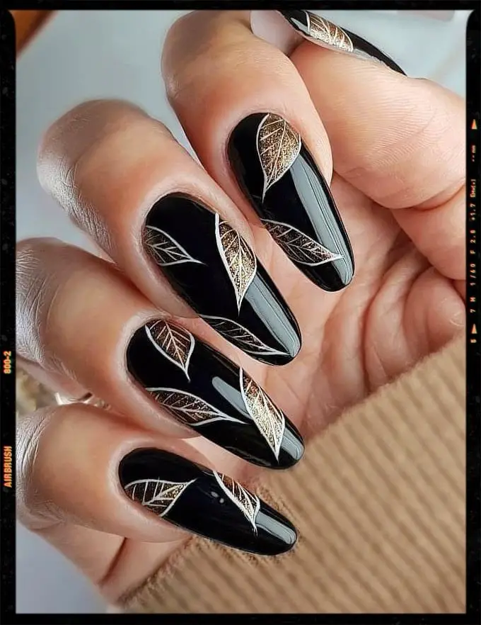 30+ Minimal Black Nail Designs - the gray details