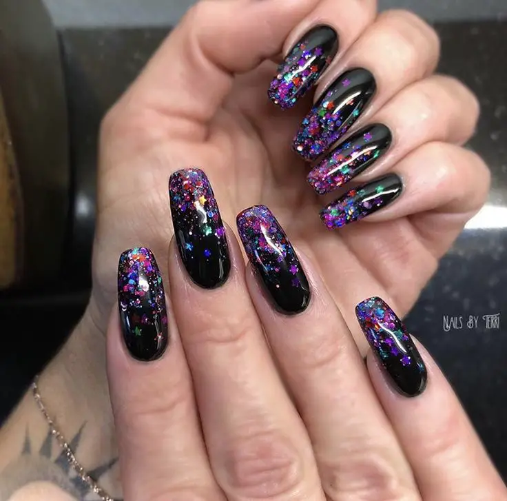 Black starry nails & glitters