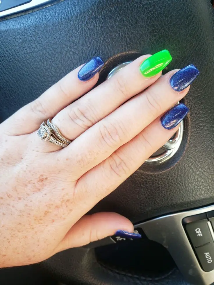 Simple Blue and Green Nail Design