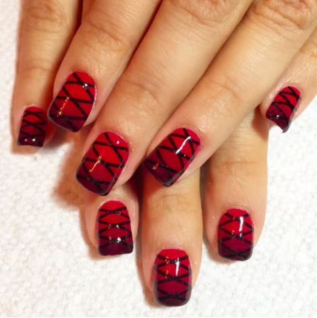 Black and Red Nails Ombré Corset