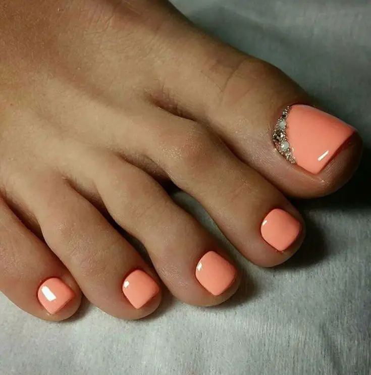 Matte Coral Pedicure