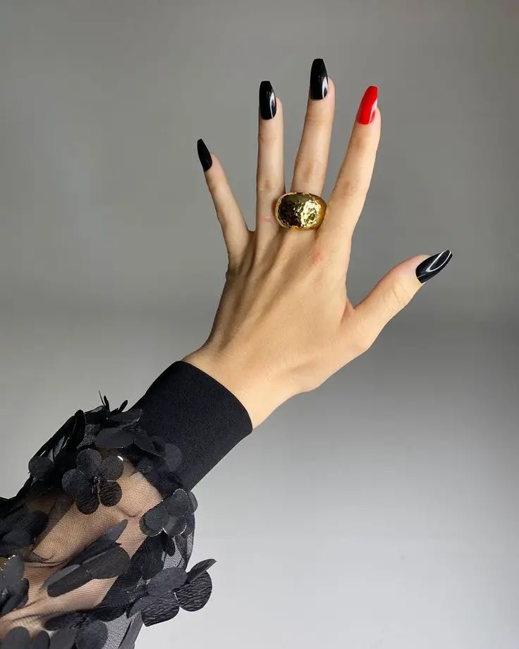 black and red Manicure