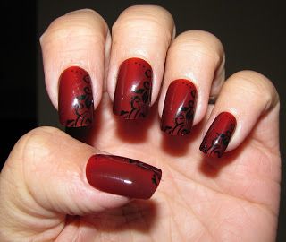 red and black halloween nails