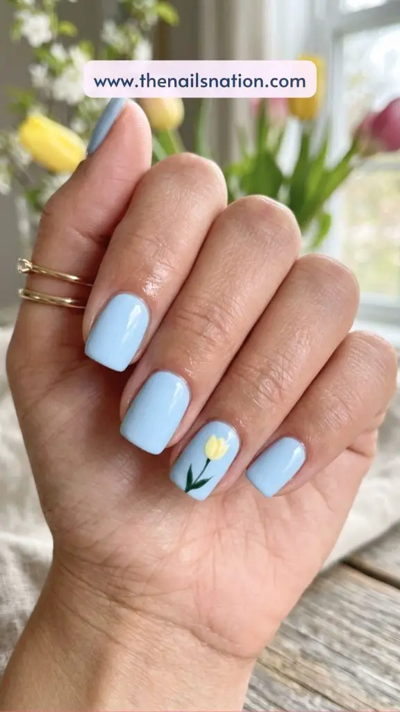 Short Nail Tulip Accent Design